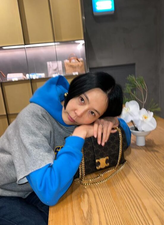 셀린느 빅투아르백 트리옹프 캔버스 김나영, 출처 김나영 인스타그램