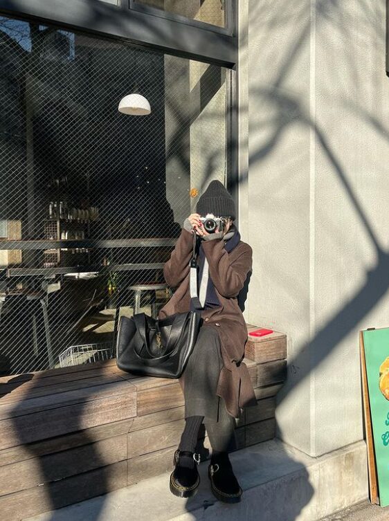 입생로랑베아백 착용 사진, 출처 한효주 인스타그램